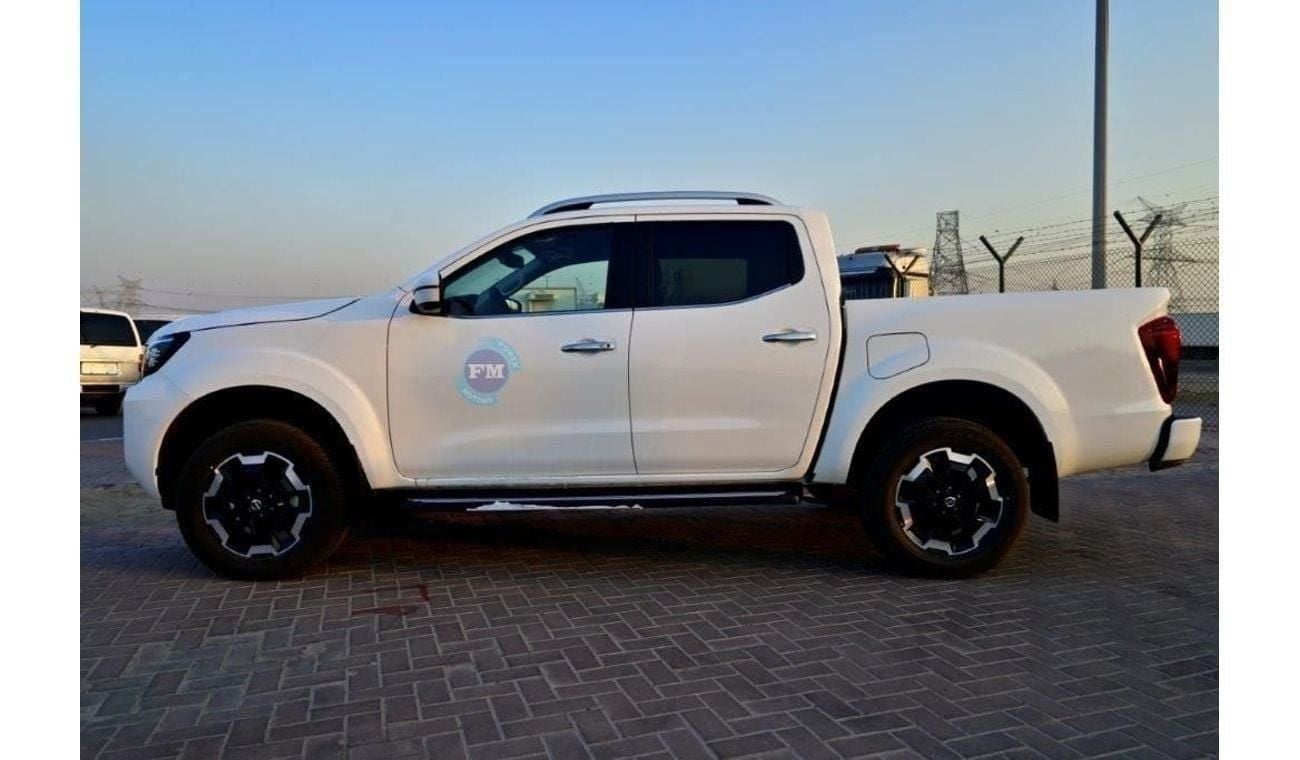 نيسان نافارا Double Cab Pickup LE 2.5L Petrol 4WD Manual
