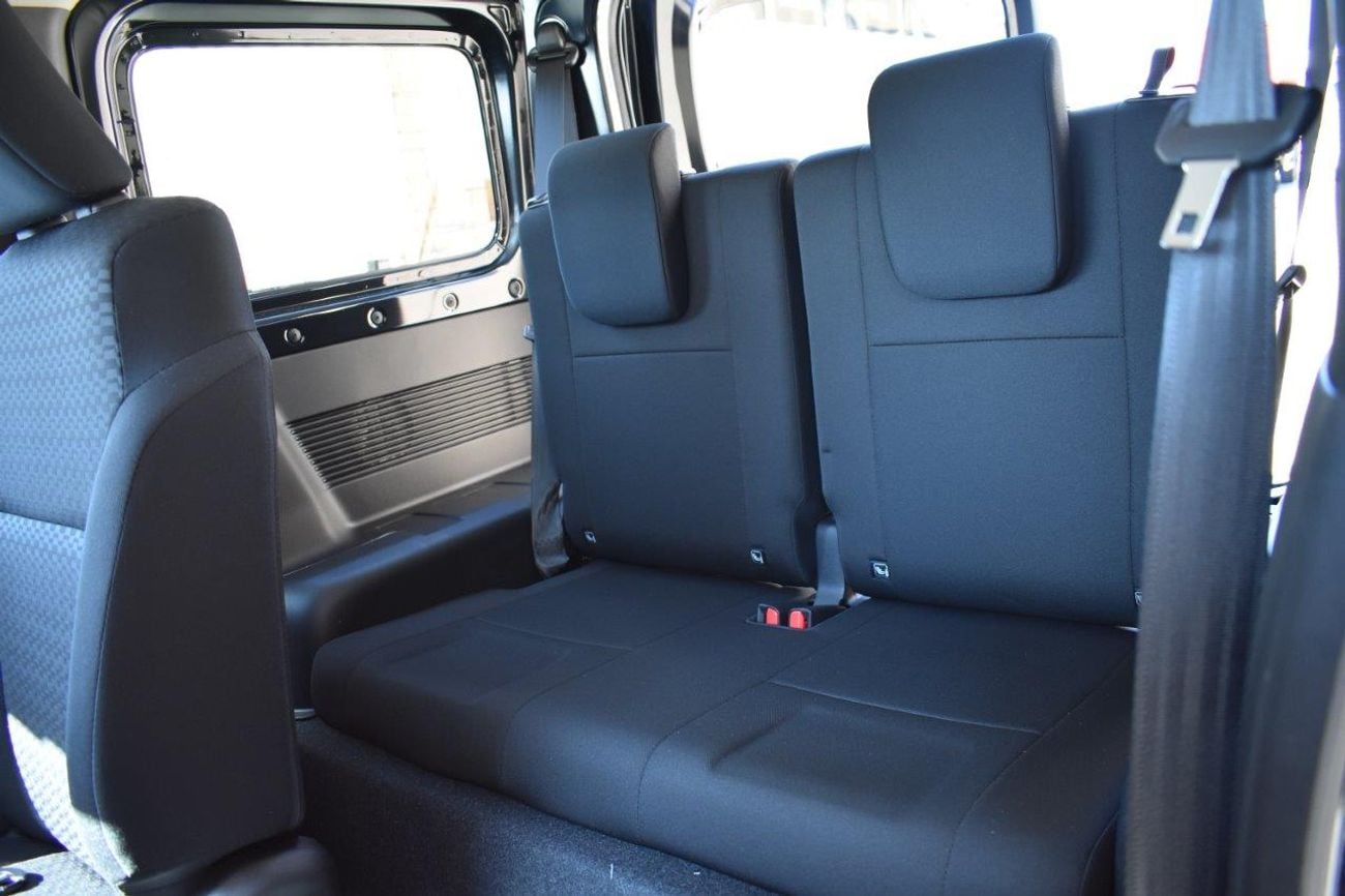 سوزوكي جيمني GL . 1.5L . 4 Cyl . 4-Speed Automatic . Petrol . 4WD . 5 Seats . 3 Door