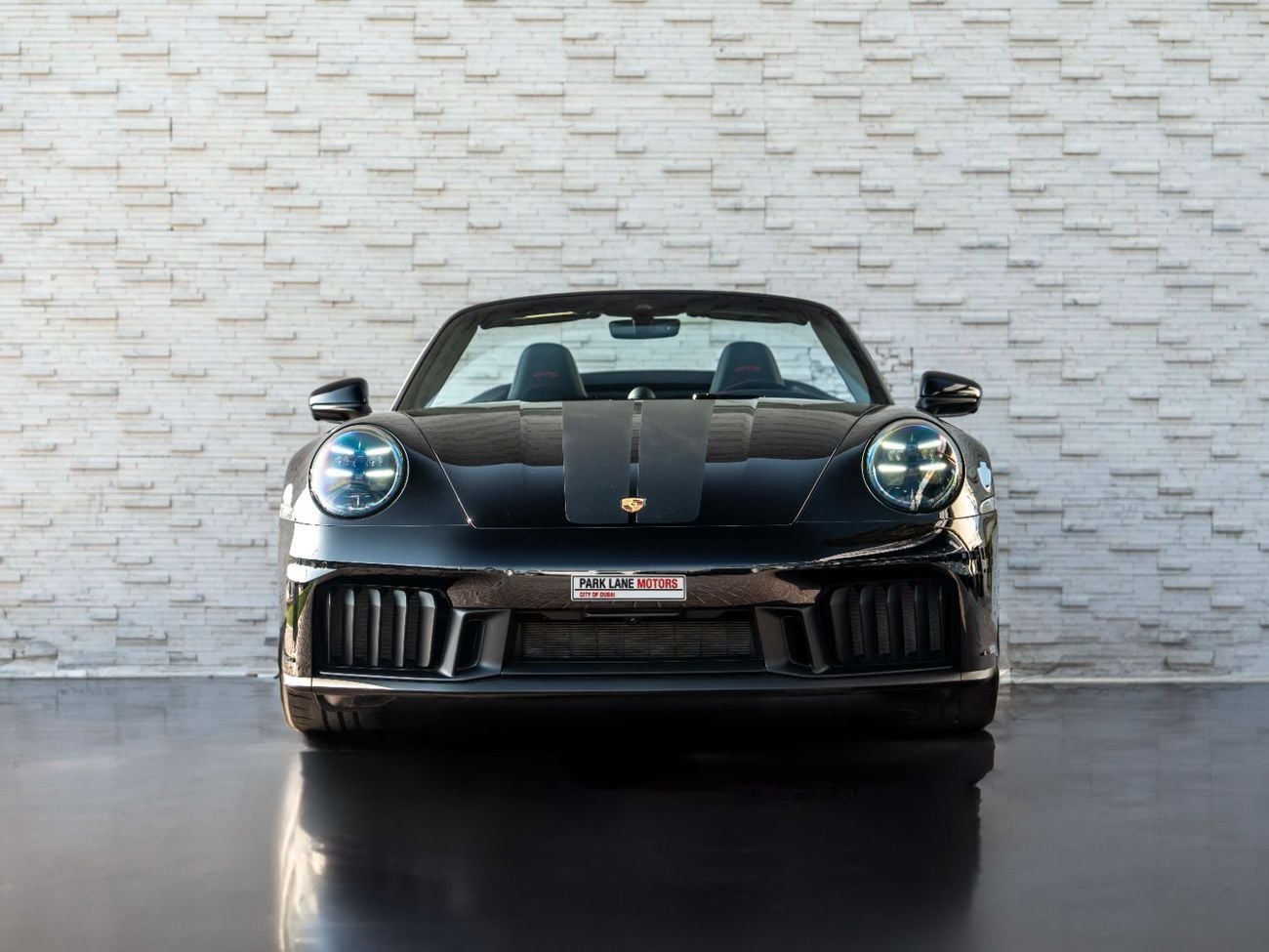 بورش 911 Carrera GTS 3.0L (450 HP) Convertible