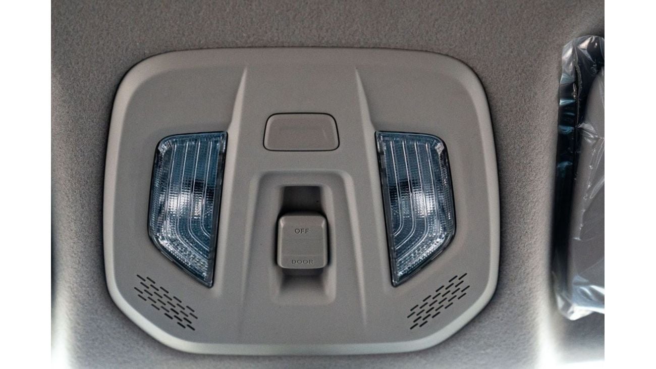 JMC Grand Avenue 2024 JMC Grand Avenue 2.3 DV 4X4 - Silver inside Black & White | Export Only