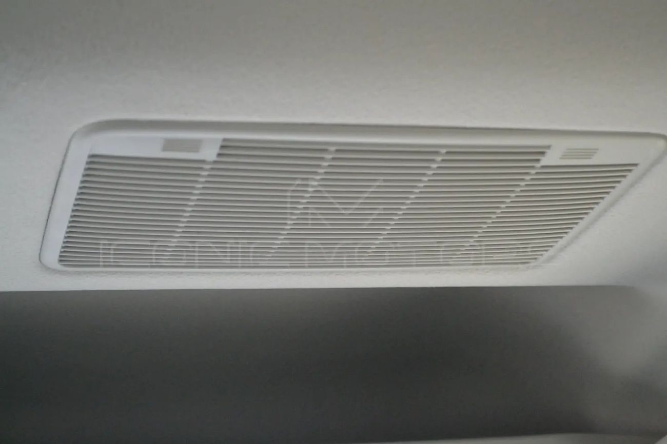 Toyota Hiace 3.5L PETROL MANUAL HIGH ROOF 13- SEATER PASSENGER