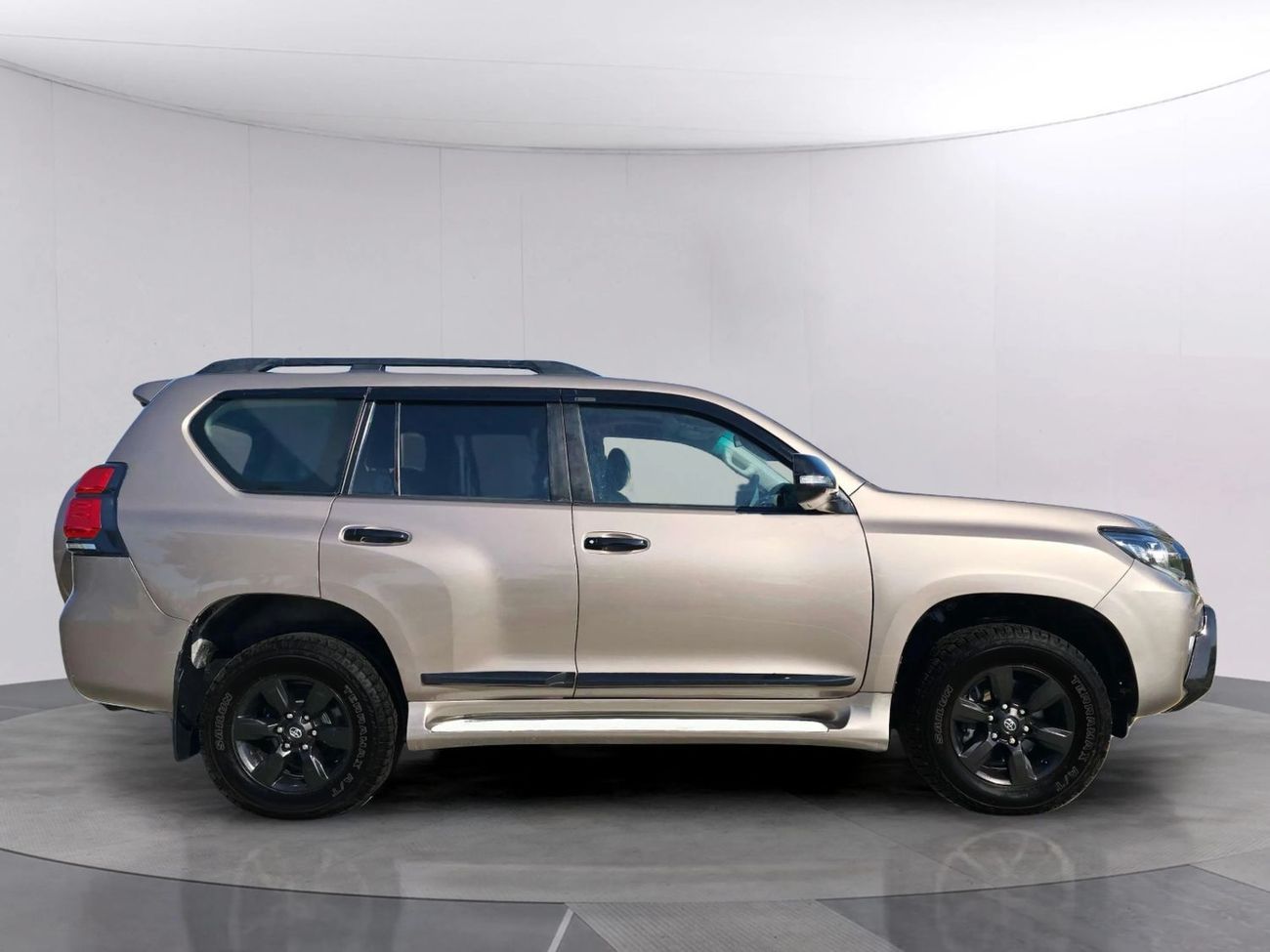 تويوتا برادو 4x4 Diesel Right Hand Drive (Export Only)