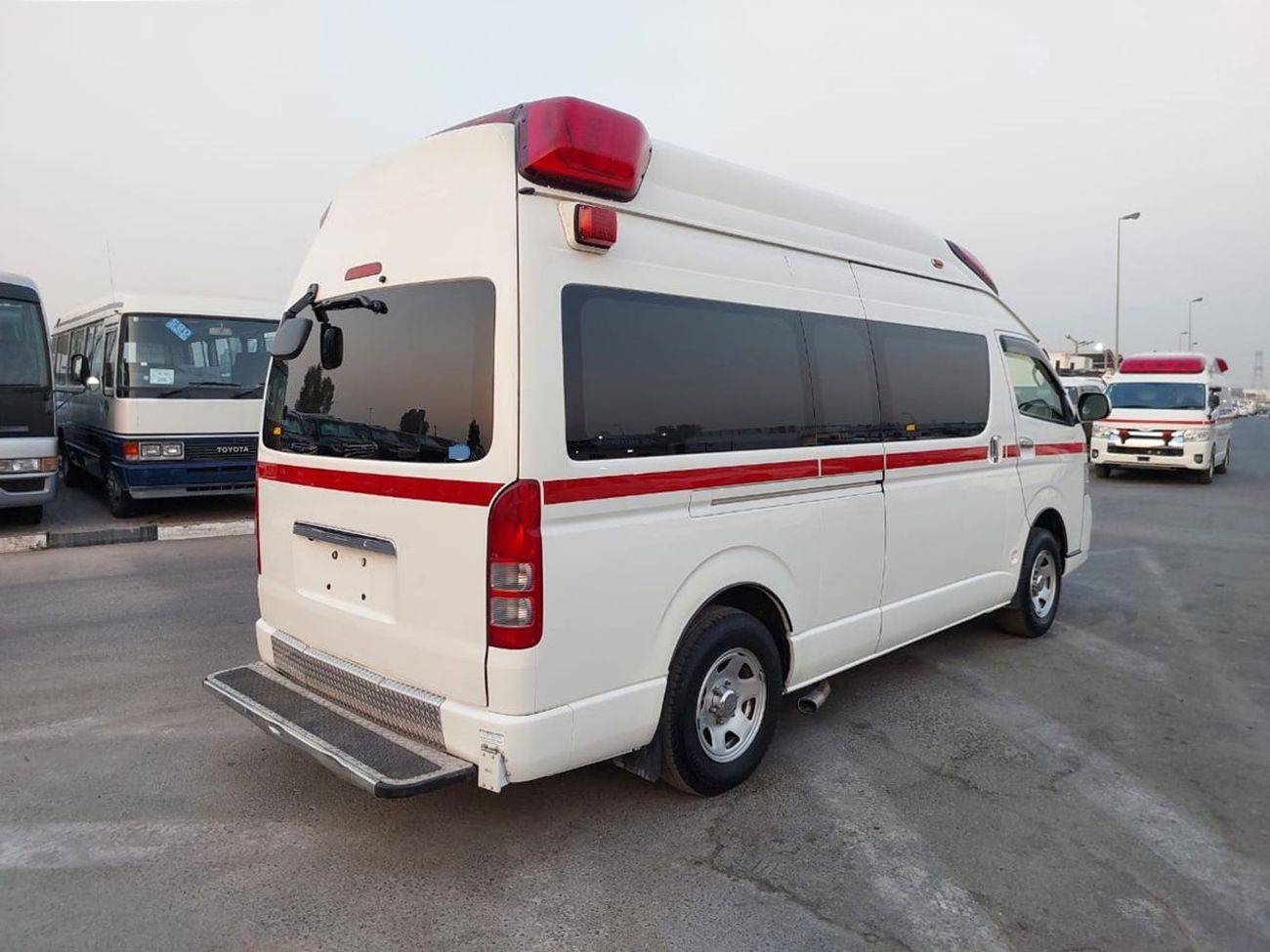 Toyota Hiace TOYOTA HIACE VAN AMBULANCE RHD 2012 MODEL 2.7 L PETROL AUTOMATIC(PM11200)