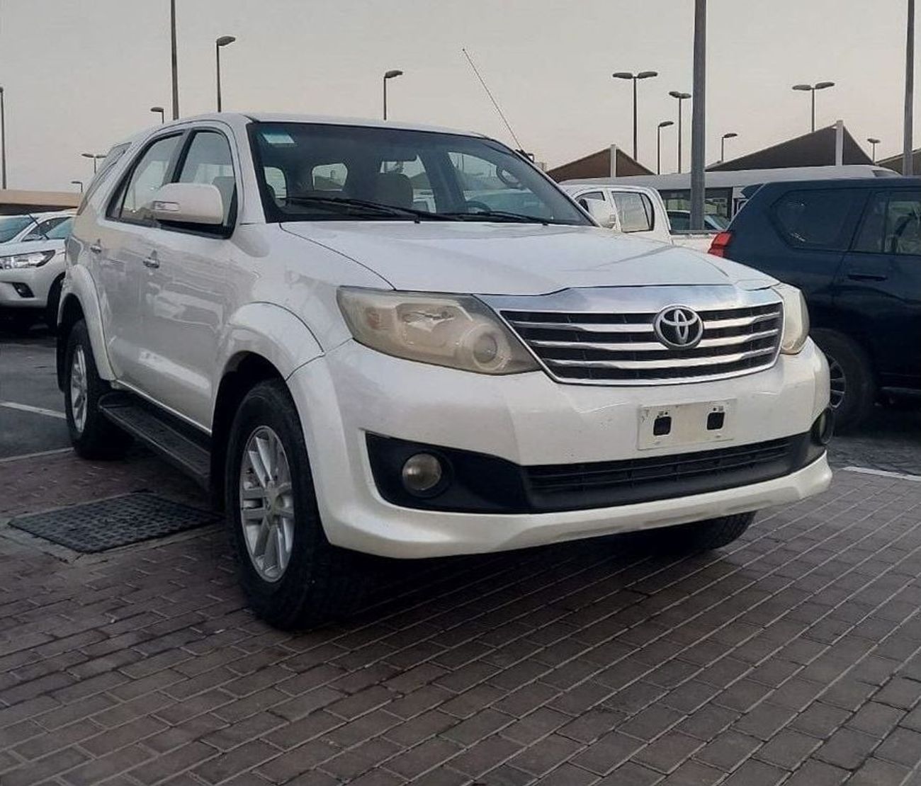 تويوتا فورتونر 2.7L PETROL 4WD AUTOMATIC TRANSMISSION