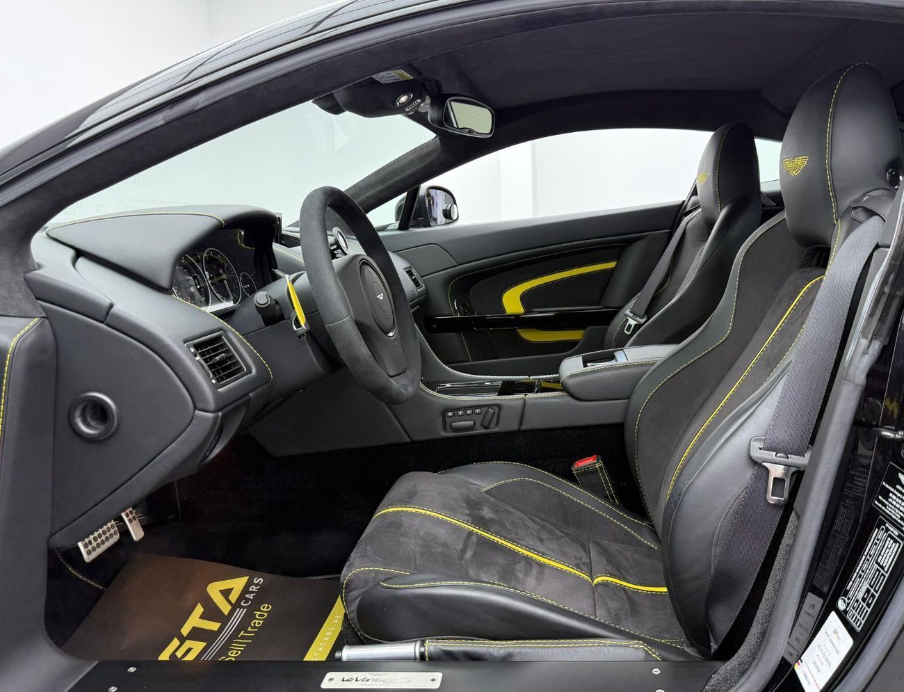 أستون مارتن فانتيج V12 S 6.0L 2014 Aston Martin Vantage S V12, 3 Years Aston Service Pack, Full Service History, Very L