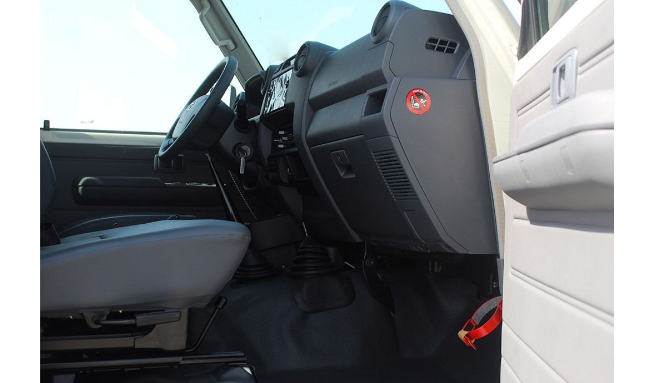 تويوتا لاند كروزر 70 HZJ76 - 10str 5Door free wheel hub - Station Wagon - 4.2L V6 Dsl for export sales