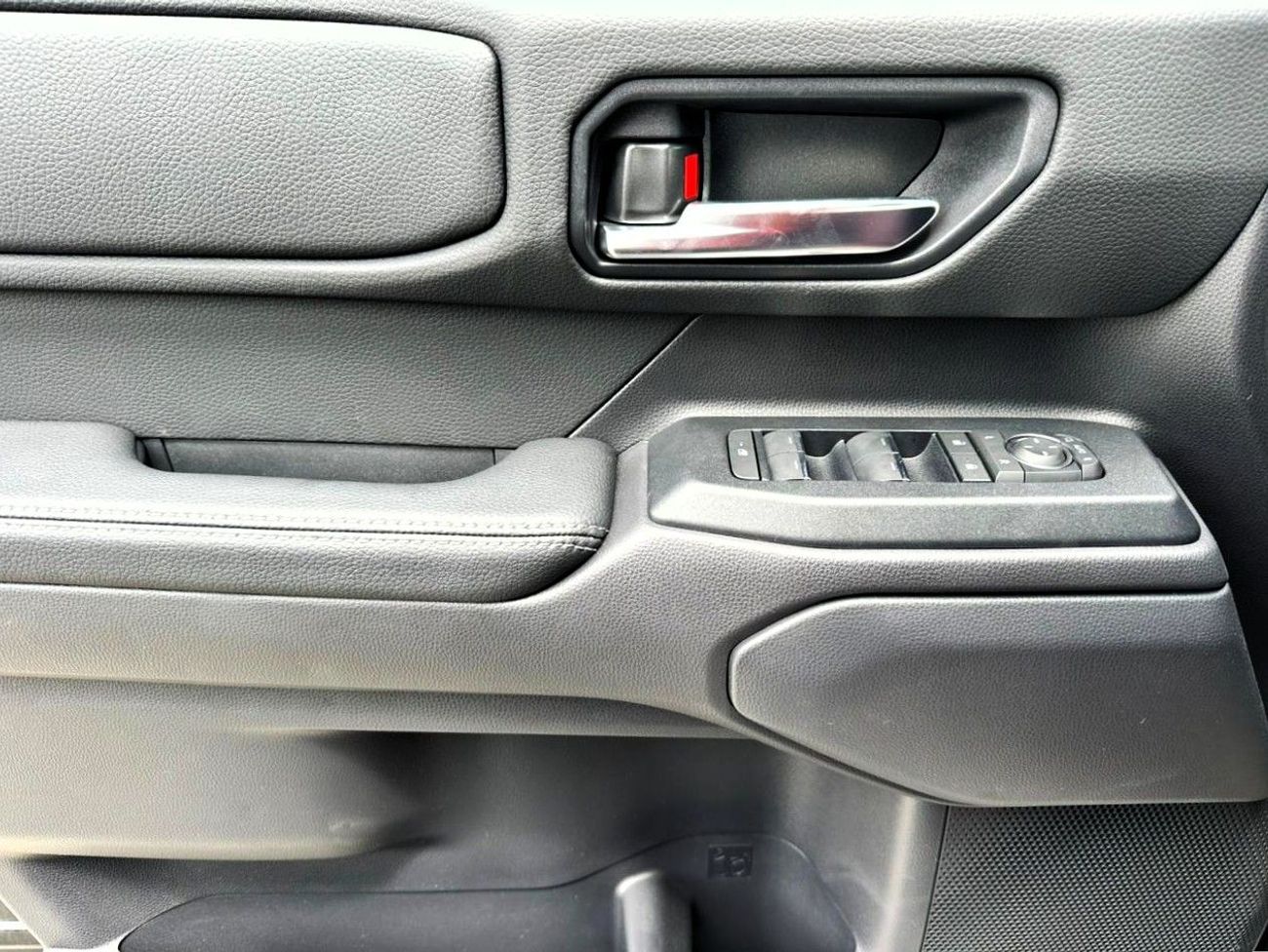 تويوتا برادو TOYOTA PRADO 2.4L PETROL BLACK 2025 GCC ALL-ROUNDER FULL (Export Only)