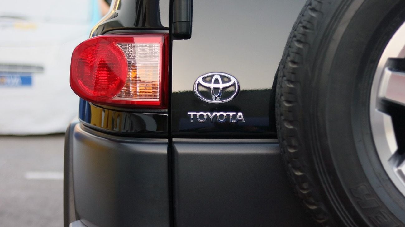 تويوتا إف جي كروزر 4.0L v6, 4X4 |  Agency Warranty | Complete Service History | Zero Downpayment Support