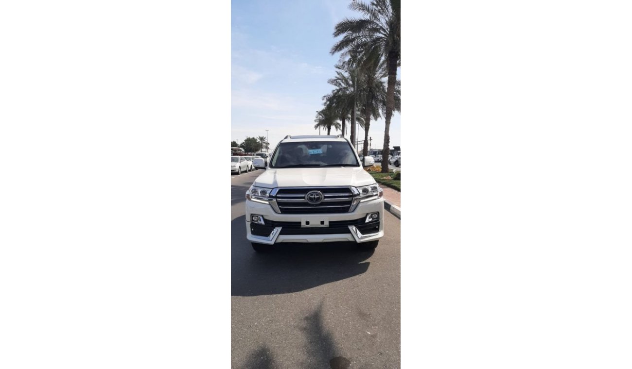 تويوتا لاند كروزر TOYOTA LAND CRUISER SAHARA V8 DIESEL FULL OPTION 2018 MODEL COOL BOX 4 CAMERA  RADAR COOL AND HEAT S