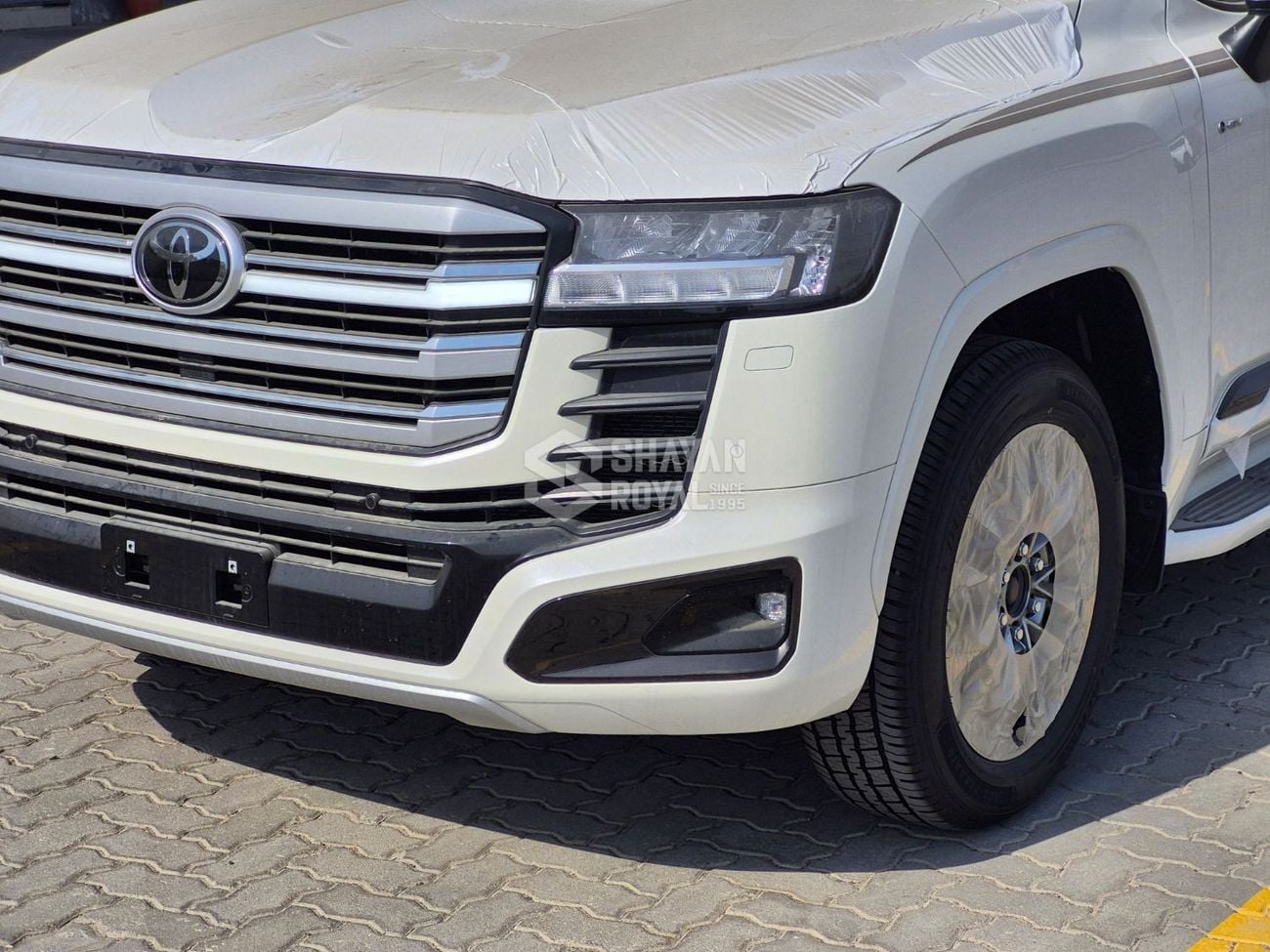 تويوتا لاند كروزر LC300 GXR-FULL OPTION 3.5L HEV 457TT AT | 7-SEATS | JBL | SOFT DOOR CLOSING| 2026MY