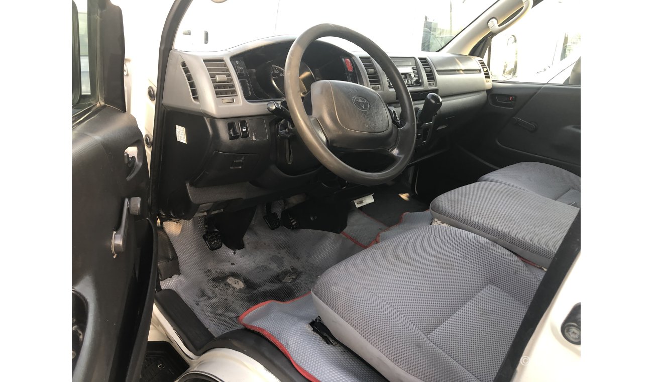 Toyota Hiace Toyota Hiace Bus 13 str,model:2010. Excellent condition