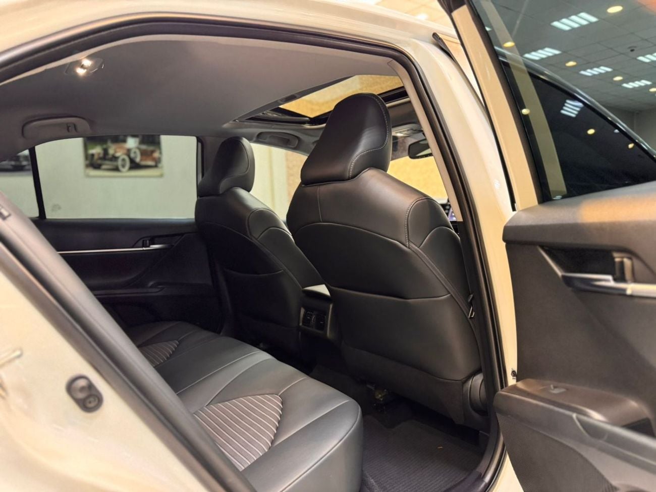 تويوتا كامري SE 2.5L (181 HP)