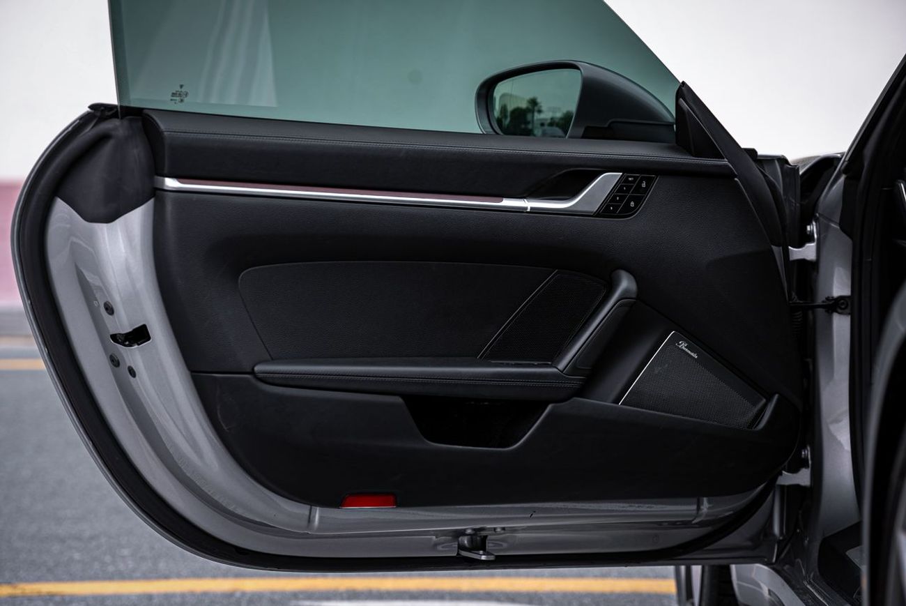 Porsche 911 Carrera 4S 3.0L (380 HP) Coupe