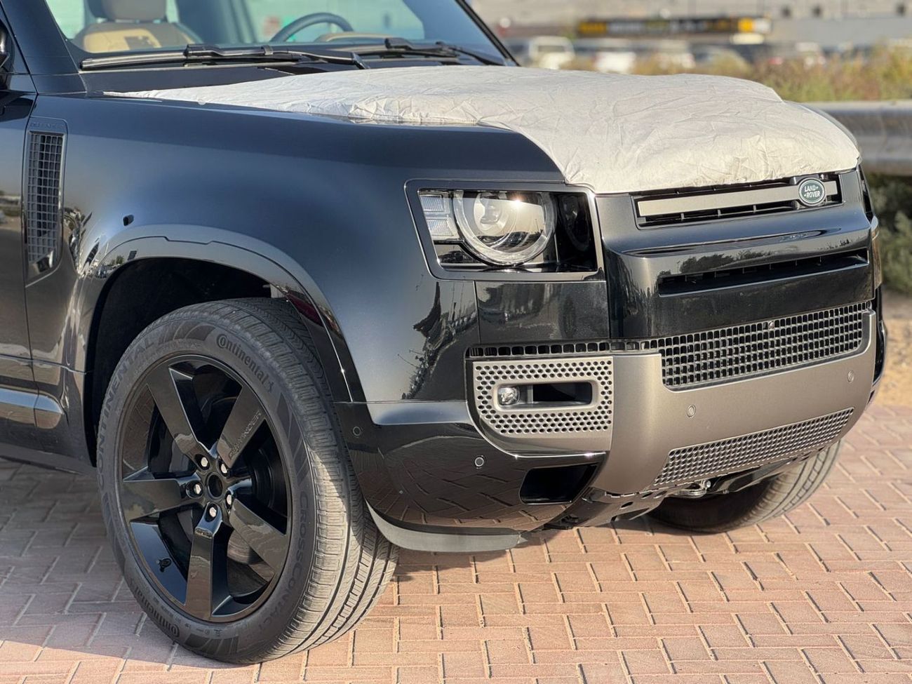 لاند روفر ديفندر Land Rover Defender P400 X-Dynamic SE 2025 2DOORS