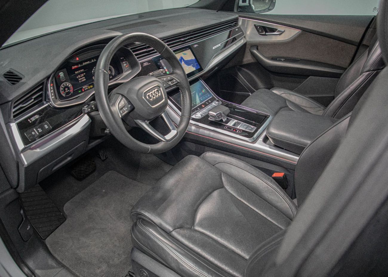 Audi Q8 55 TFSI quattro S-Line 3.0L (340 HP)