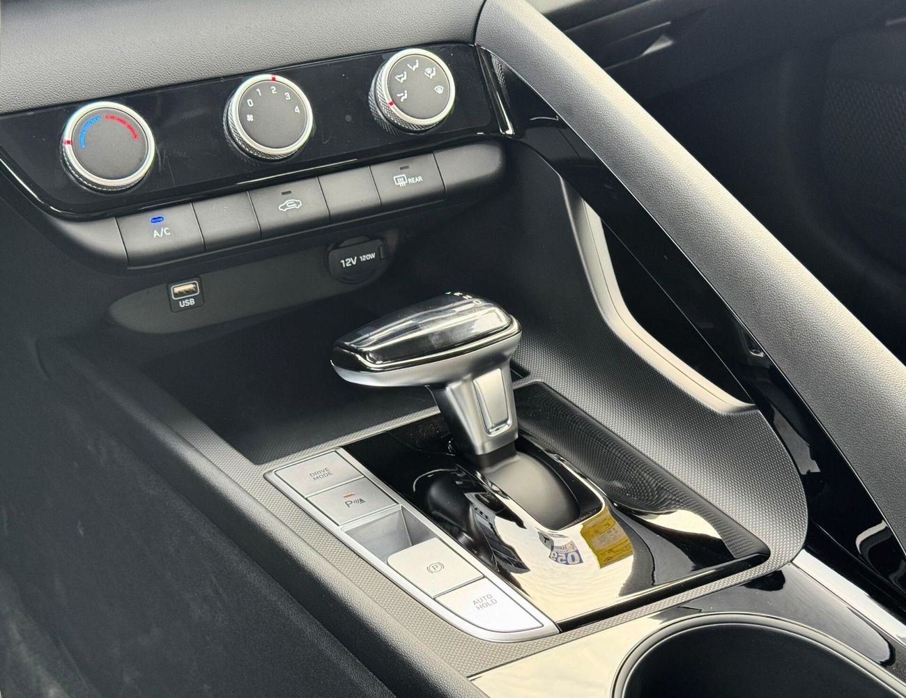 Hyundai Elantra ELITE / 1.5L PETROL, SUNROOF WITH LEATHER, CHINESE SPCES (CODE# ELITE)