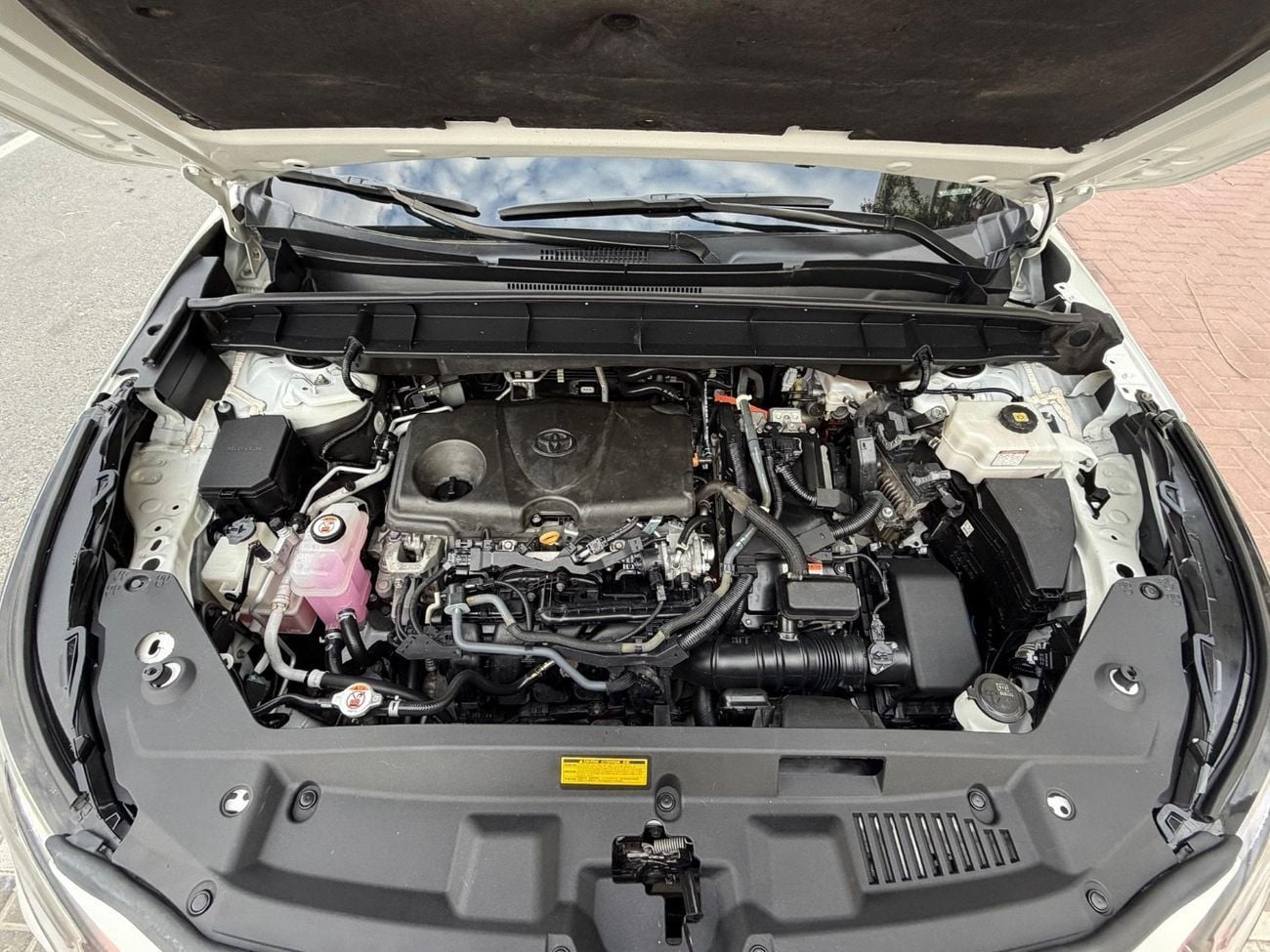 Toyota Highlander LE HEV 2023 2.5L Hybrid (AWD) GCC SPEC
