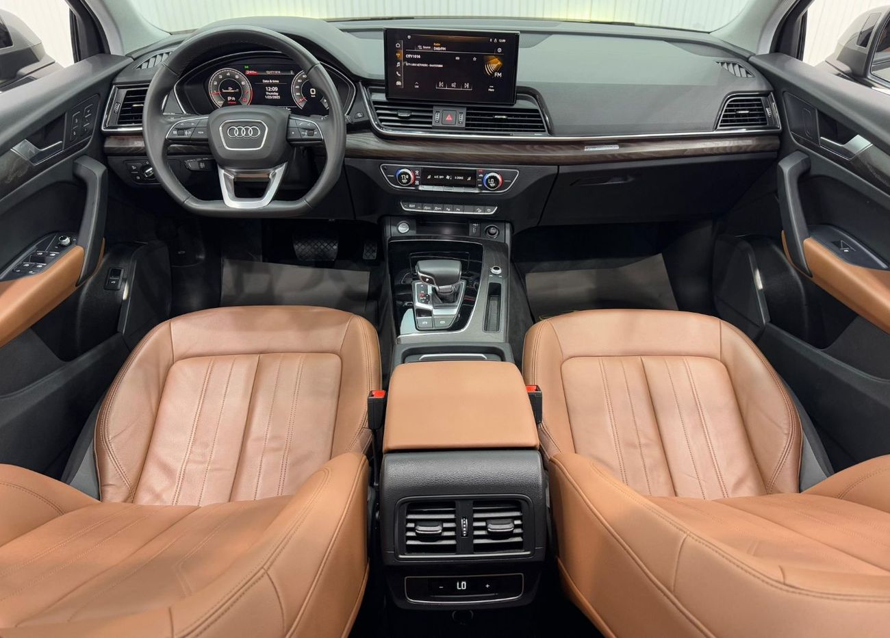 أودي Q5 45 TFSI quattro S Line 2.0L (245 HP) SUV Coupe 2022 Audi Q5 quattro 45 TFSI S Line, Agency Warranty