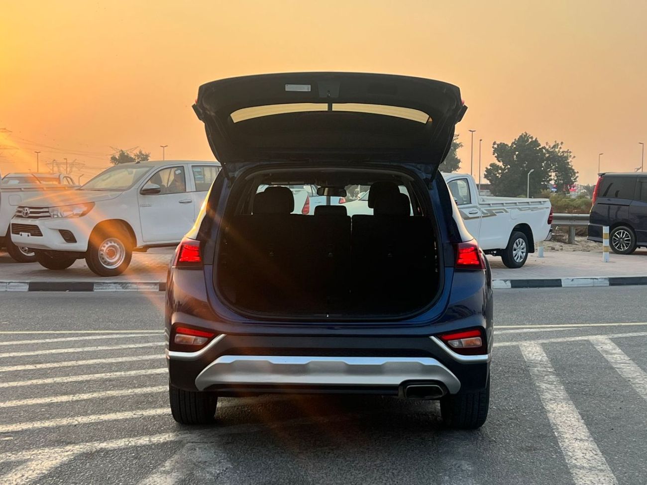 Hyundai Santa Fe 2019 Hyundai Santafe MiOption  2.0L V4 - Apple / Android Play -  AWD 4x4 - 89000 Mileage