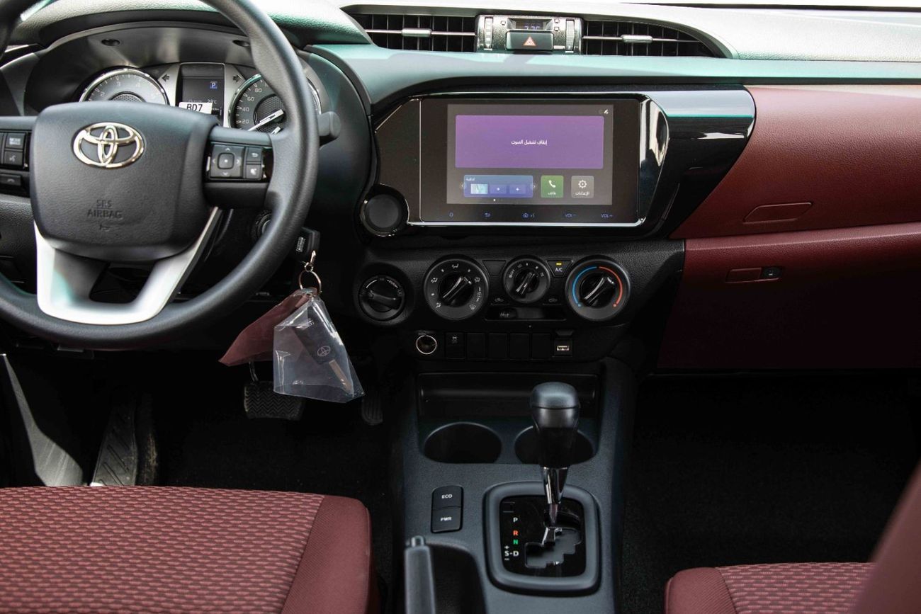 Toyota Hilux 2024 Toyota Hilux 4x4 DC 2.4 - Attitude Black inside Red