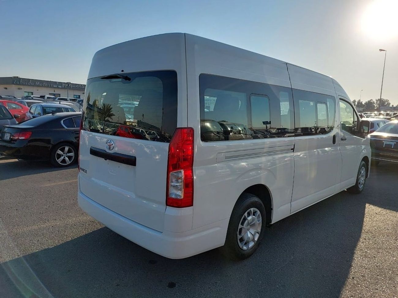 Toyota Hiace Commuter