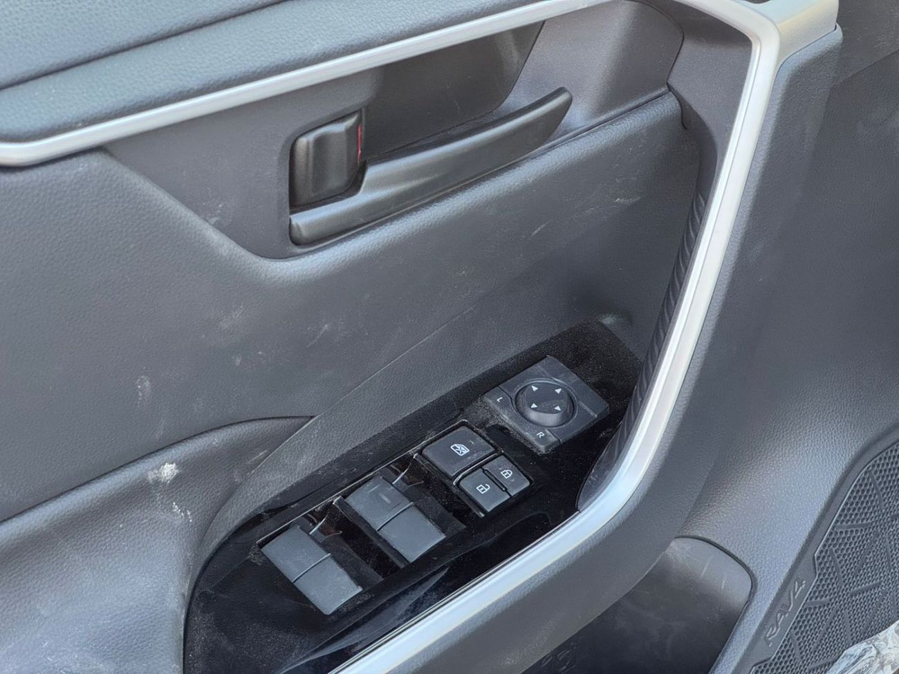 Toyota RAV4 2025 TOYOTA RAV4 2.0L PETROL A/T STANDARD OPTION CHINESE OPTION