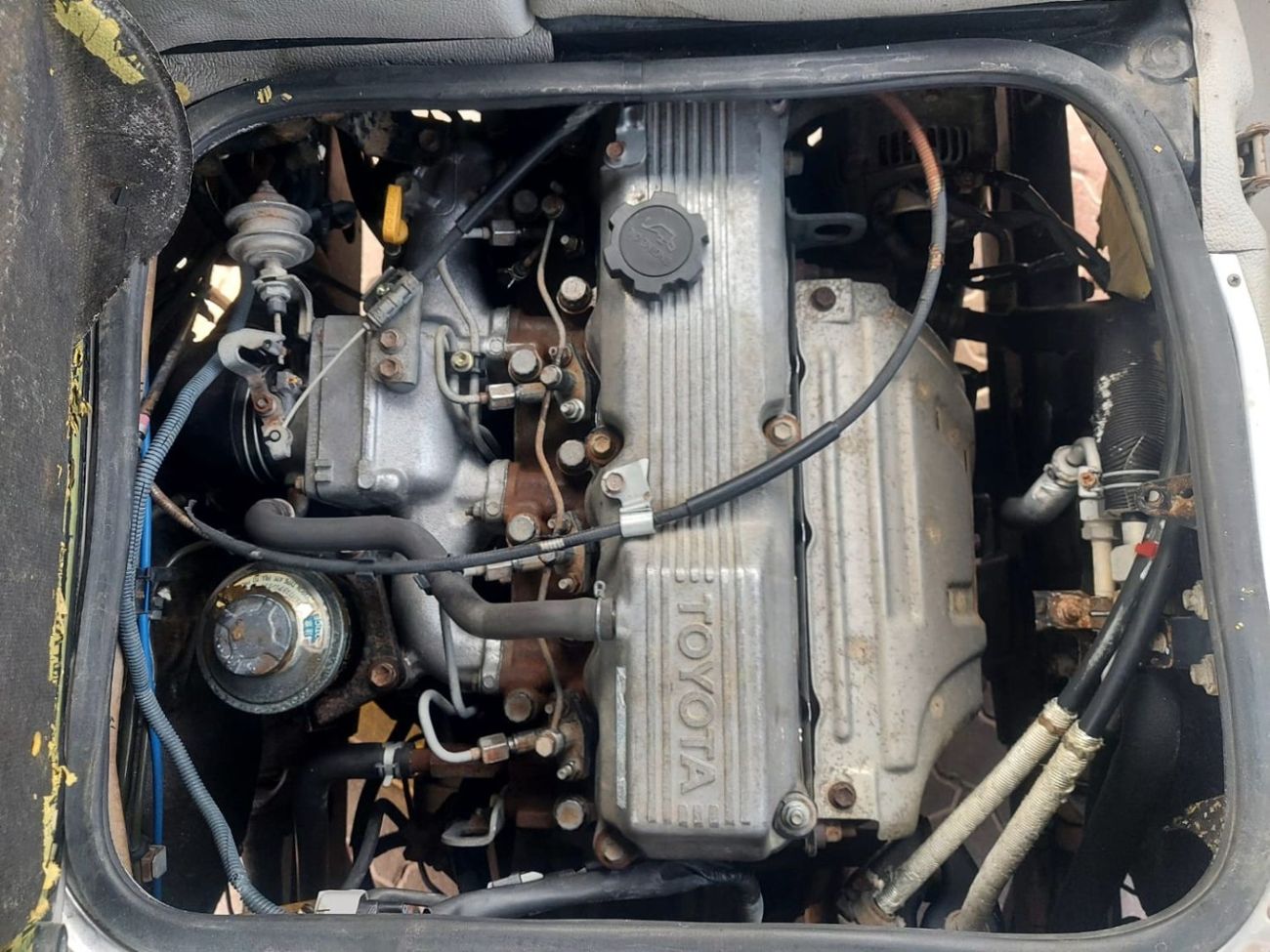 تويوتا كوستر 3.7L DIESEL 20 SEATER MANUAL TRANSMISSION ( FOR RE-EXPORT ONLY )