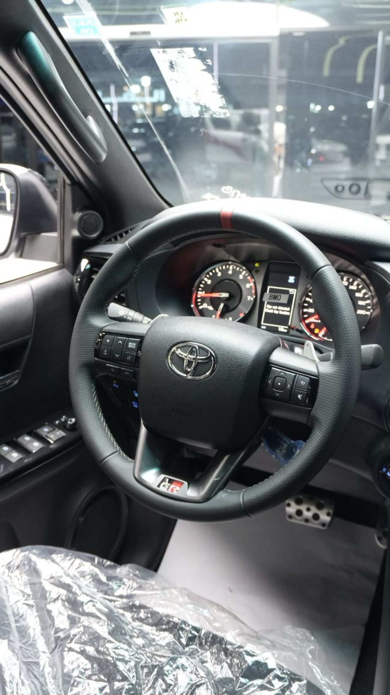 Toyota Hilux GR Sport 4.0L Hilux GR Sport - Saudi Specs 4.0L - 2025