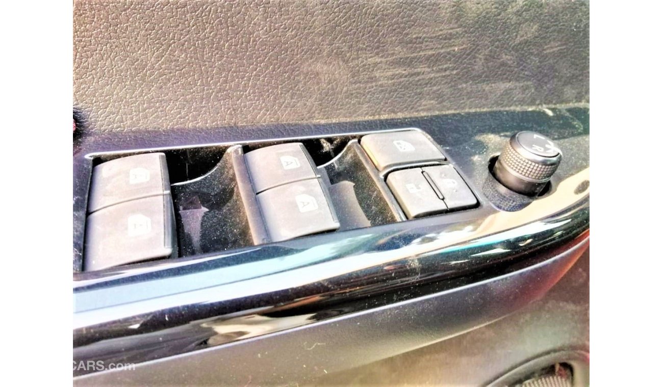 تويوتا هيلوكس petrol - gear manual - full option - push start