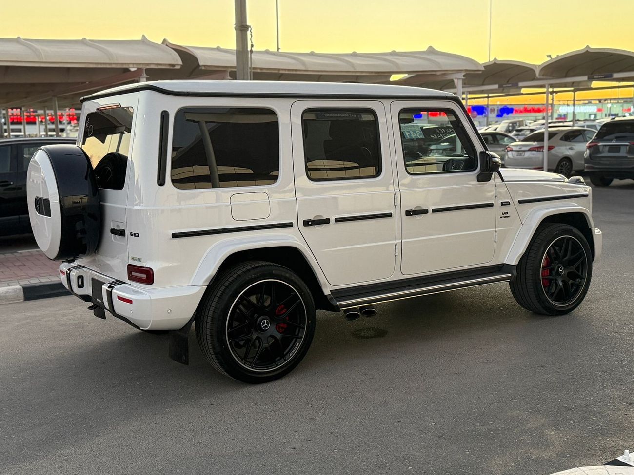 مرسيدس بنز G 63 AMG DOUBLE NIGHT PACKAGE