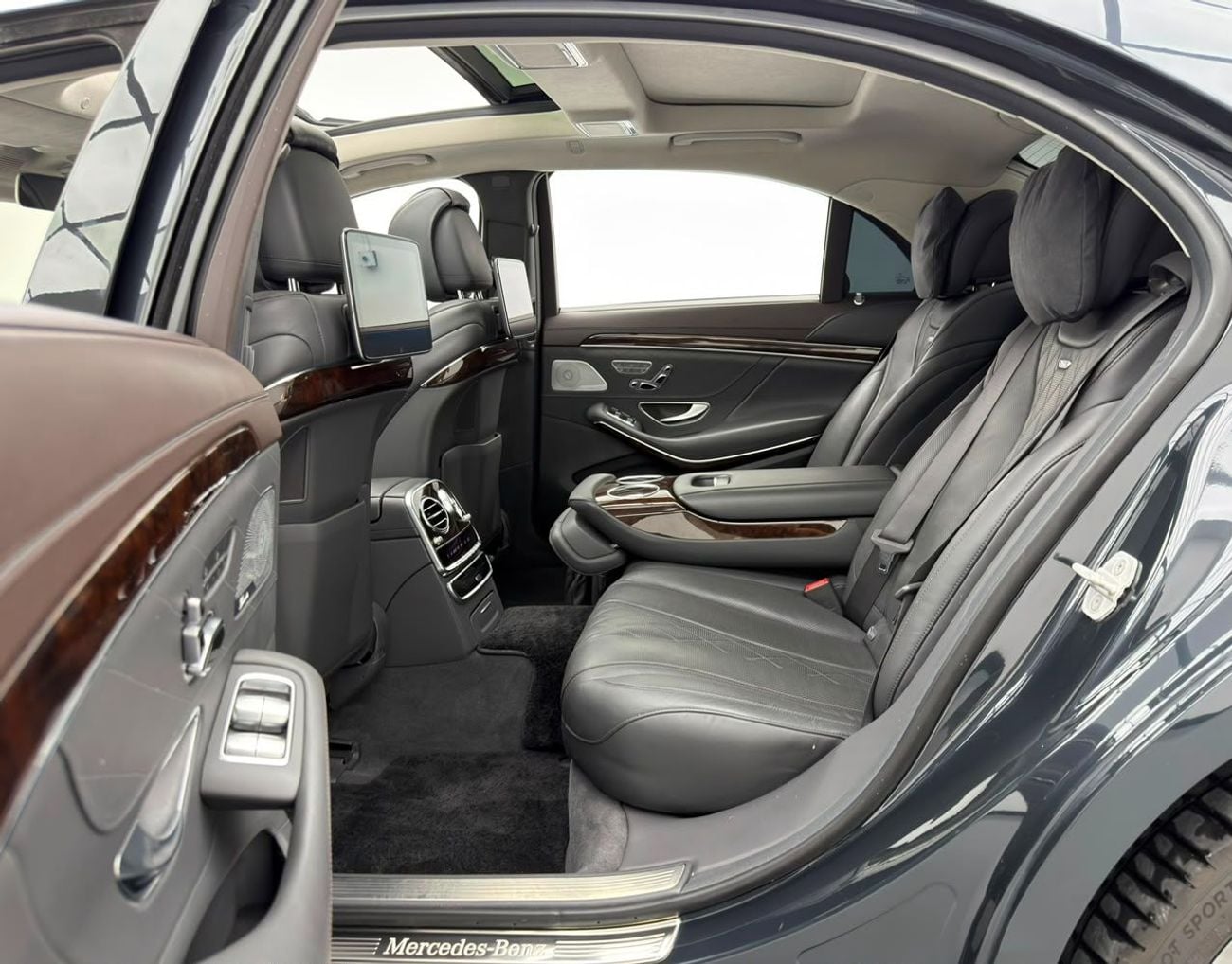 Mercedes Benz S600