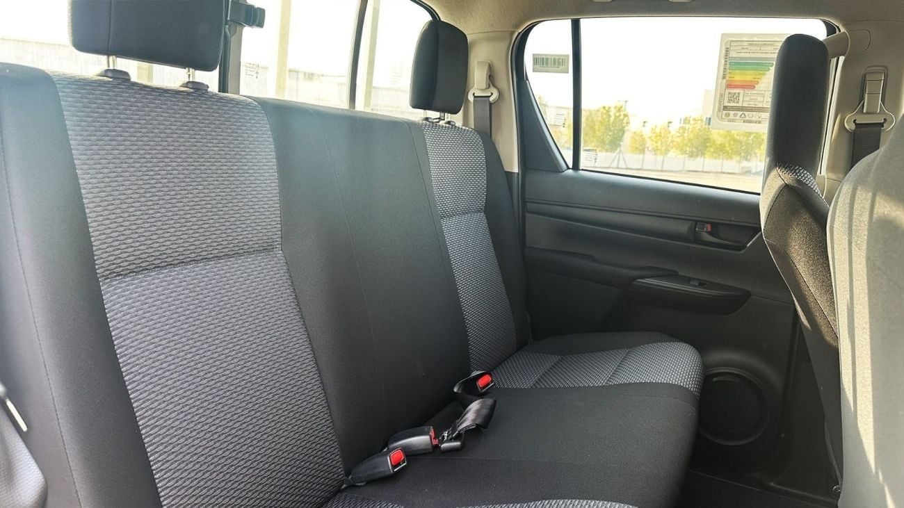 Toyota Hilux GL Toyota Hilux 2.7 petrol Manuel 2025 basic option four wheels