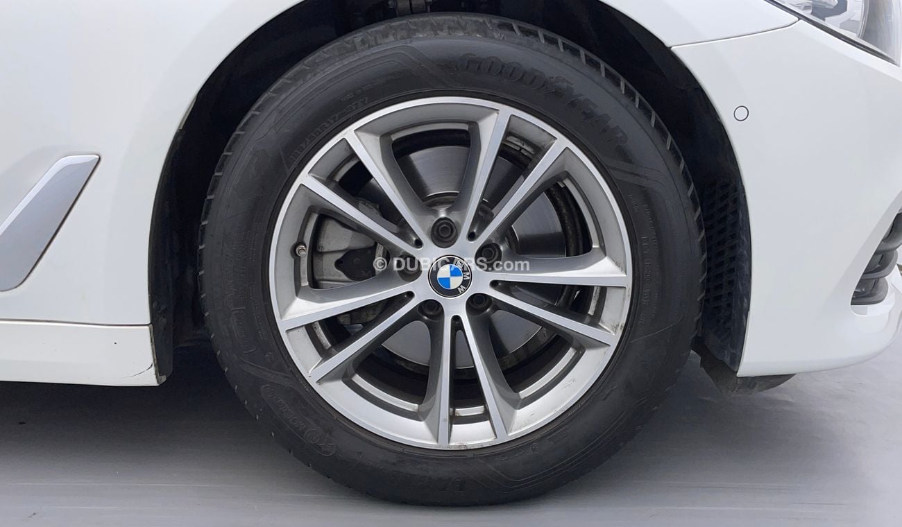 BMW 520i EXCLUSIVE 2 | Zero Down Payment | Free Home Test Drive