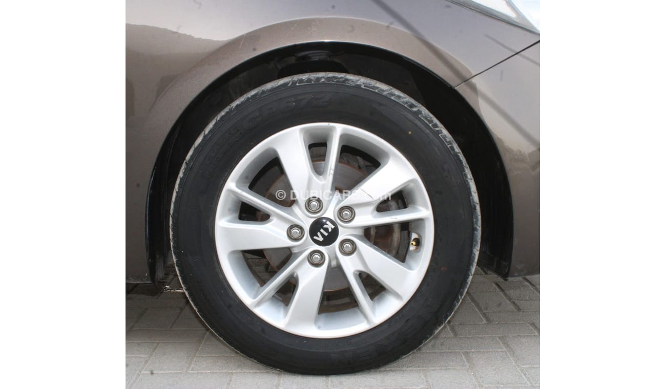 Kia Cerato KIA CERATO 2015 GRAY GCC EXCELLENT CONDITION WITHOUT ACCIDENT