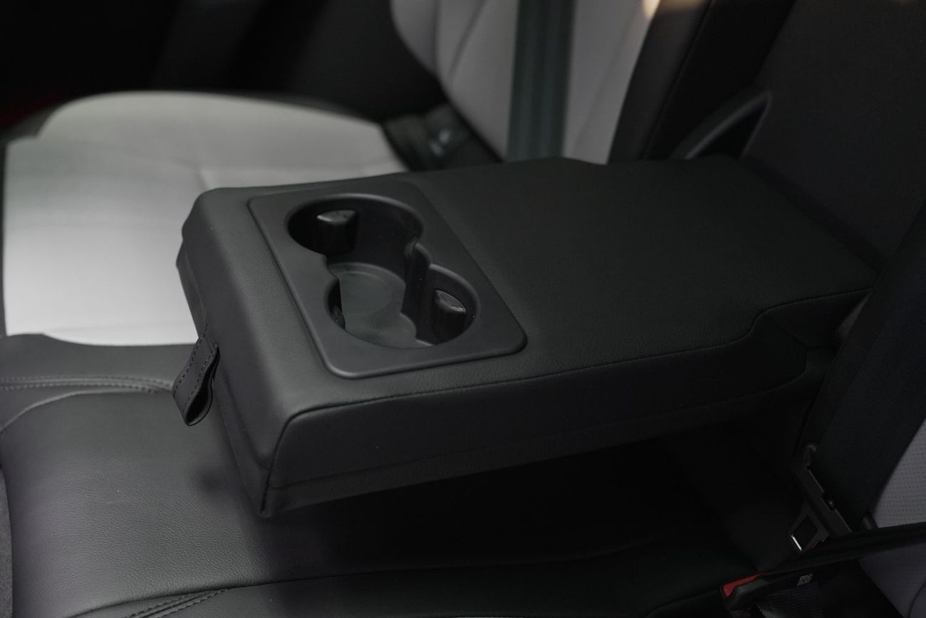 Land Rover Range Rover Velar RANGE ROVER VELAR 2.0L DYNAMIC SE 250PS + 10% FOR LOCAL