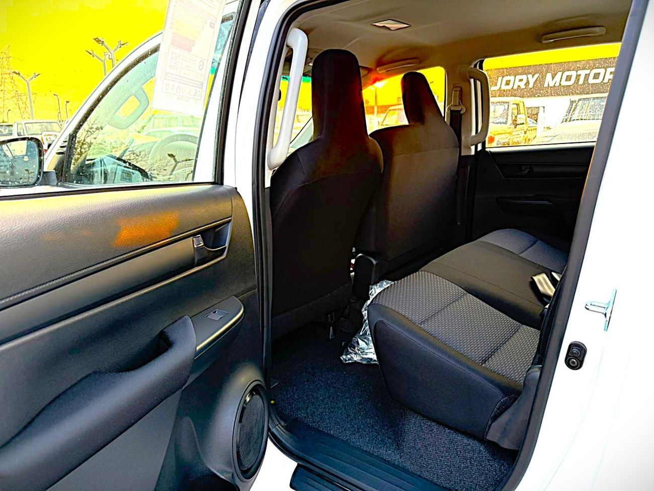 Toyota Hilux HILUX 2.4L DIESEL M/T 4X4 D/C POWER WINDOWS 2025 MODEL