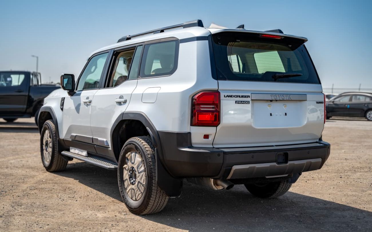 تويوتا برادو 2.4L Turbocharged | 4 Cylinder | Automatic | 7 Seater