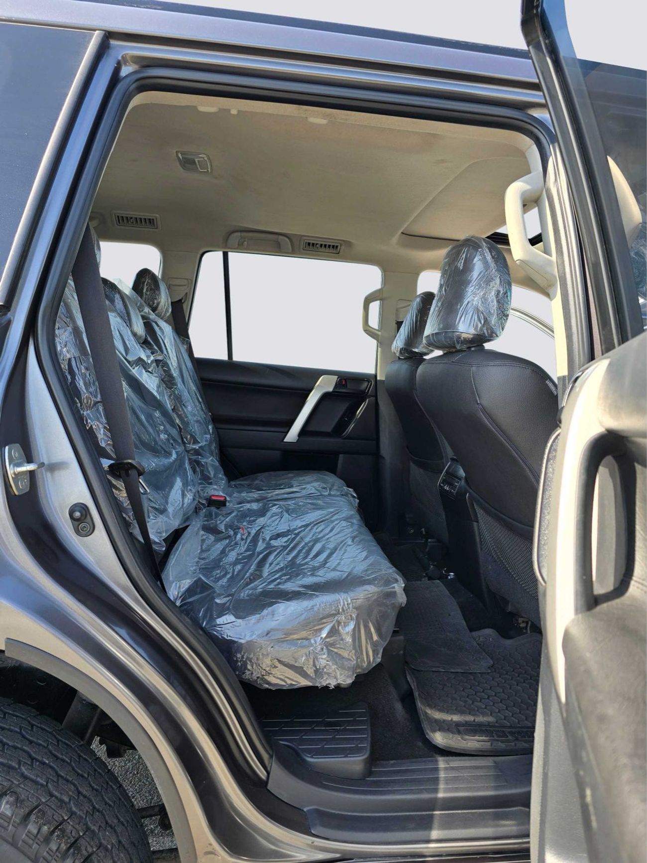 تويوتا برادو 4x4 Diesel Right Hand Drive (Export Only )