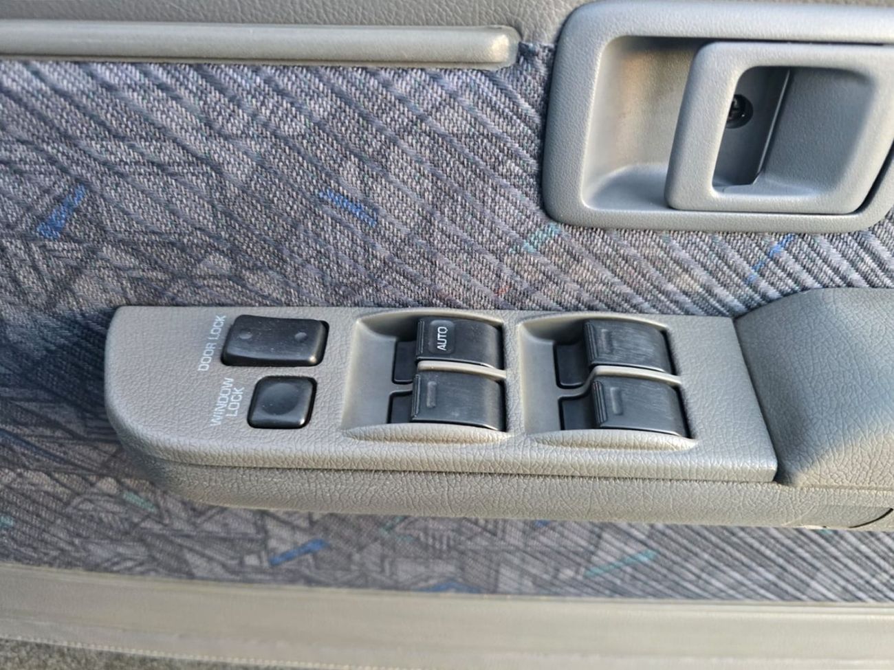 تويوتا لاند كروزر TOYOTA LAND CRUISER SUV RHD 2001 MODEL 4.1 L DIESEL MANUAL(PM03166)