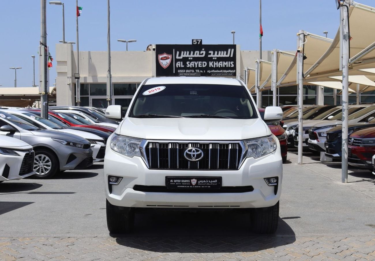 Toyota Prado EXR 4.0L 4WD Toyota Prado - 2019 - GCC - 4.0L - 6 (V )- 7 Seats - 4*4 - Excellent Condition Inside a