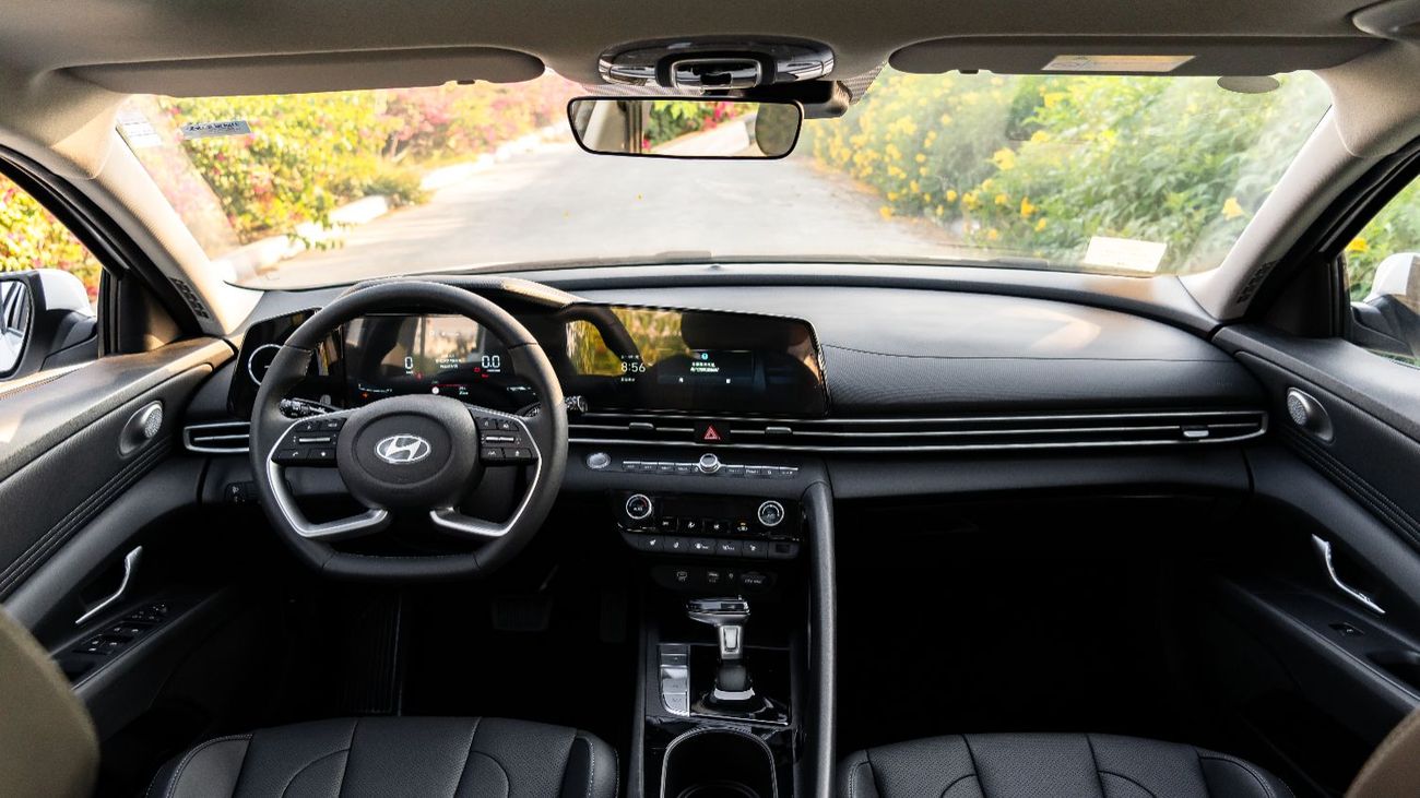 هيونداي إلانترا 2025 | HYUNDAI ELANTRA 1.5L CVT LUX PREMIUM [ EXPORT ONLY ]