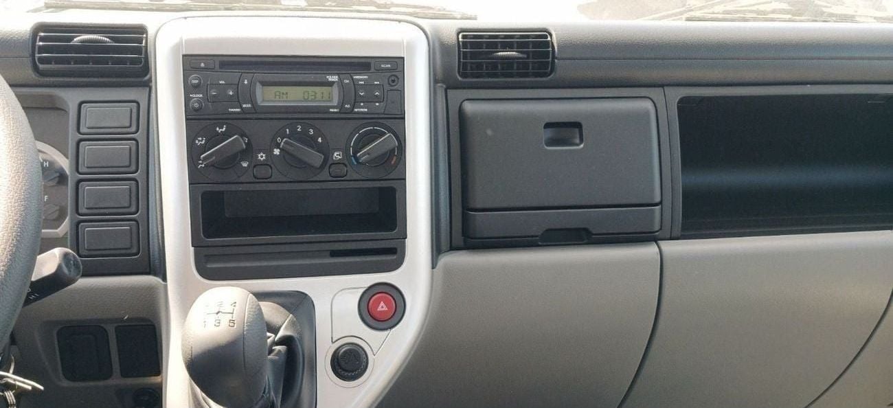 ميتسوبيشي فوسو كانتير Mitsubishi Canter Cargo Body 4.2L Diesel MT 2024YM