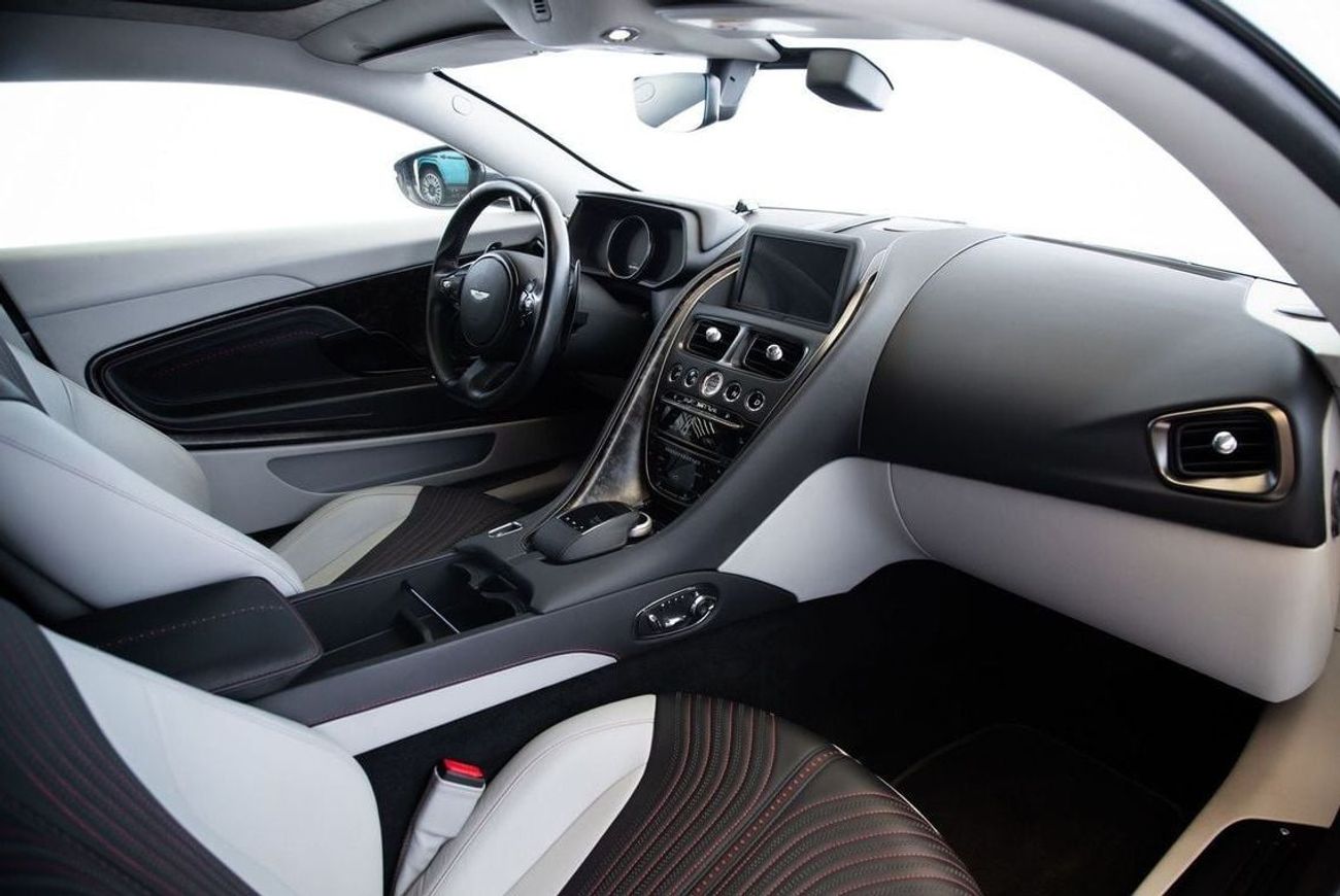 Aston Martin DB11 Std 5.2L