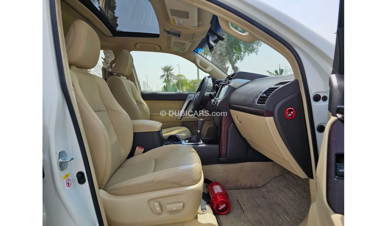 Toyota Prado TOYOTA PRADO VXR 4.0 2017 GCC SINGLE OWNER IN MINT CONDITION