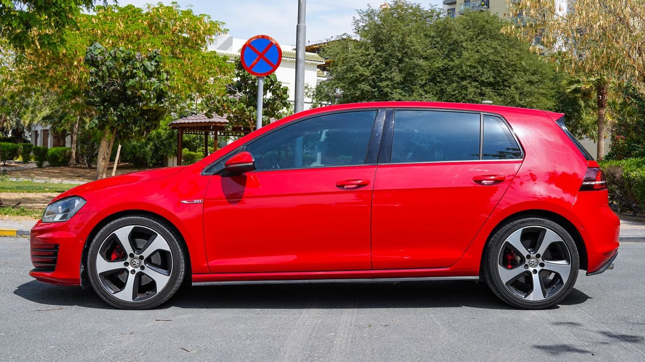 Volkswagen Golf GTI P1 2.0L (220 HP)