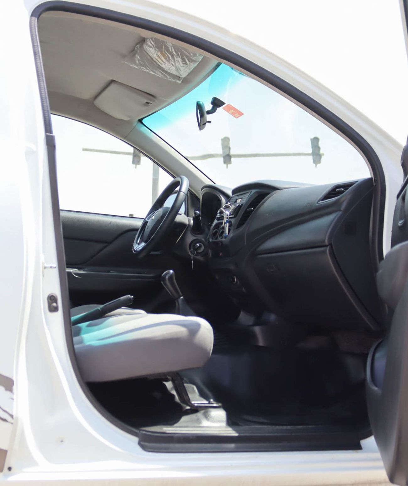 Mitsubishi L200 GL 2.4L (128 HP) Single Cab Utility Mitsubishi L200 2.4 L 2020 Single Cab GCC accident-free in excel