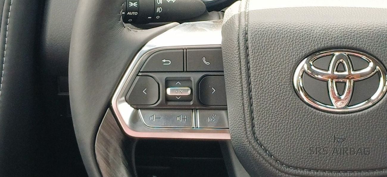 تويوتا لاند كروزر Toyota Land Cruiser 300 VXR 3.5L Petrol TT 2024YM