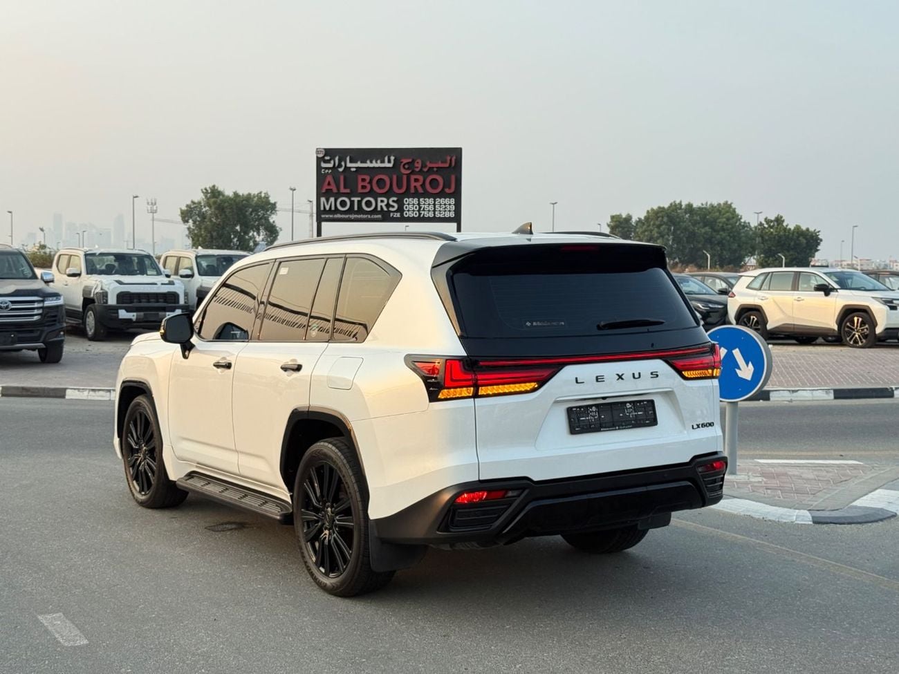 Lexus LX600 SIGNATURE 2023 LEXUS Lx600 SIGNATURE 7 SEATS 3.5TT AL FUTTAIM GCC 1st OWNER   KM: 71,000 PRICE: