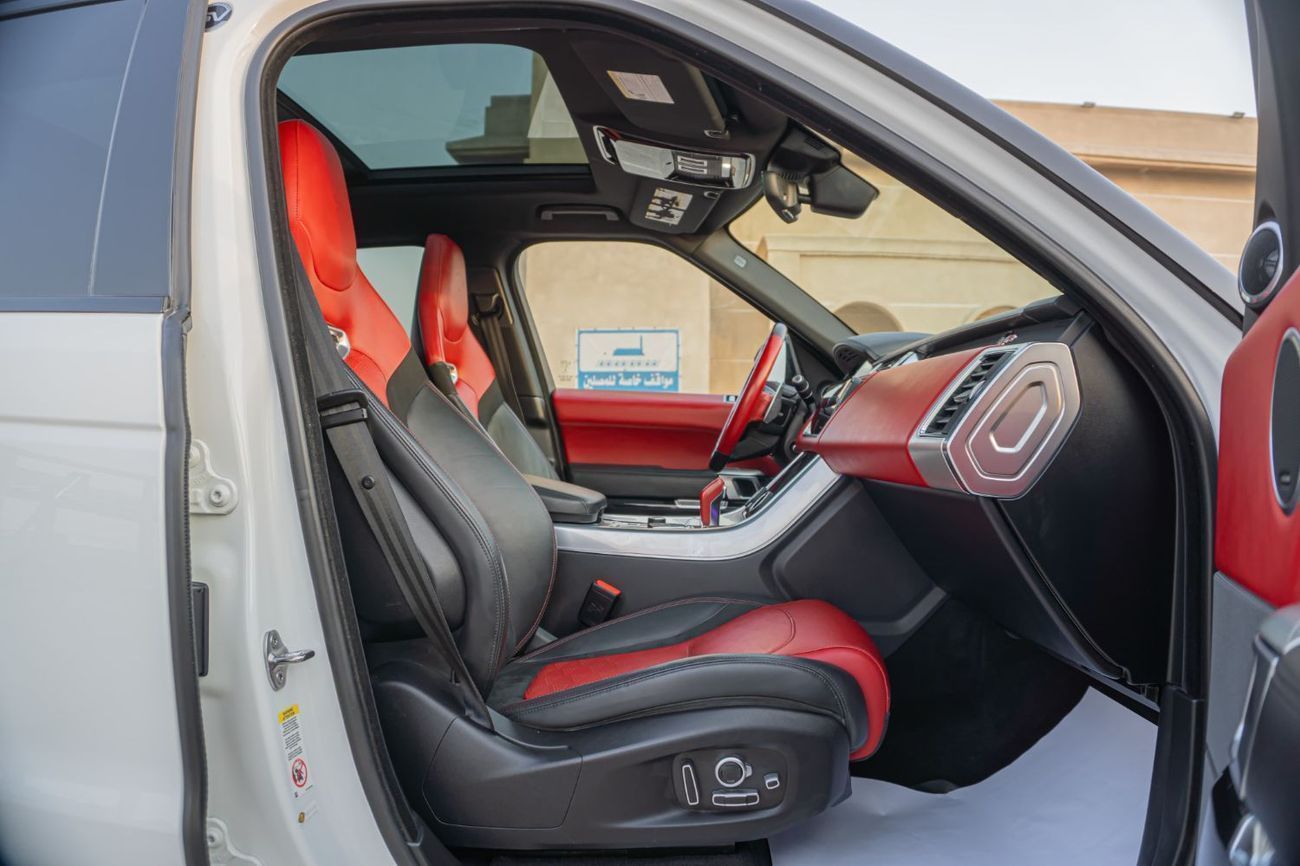 Land Rover Range Rover Sport SVR 5.0L (575 HP) 4WD