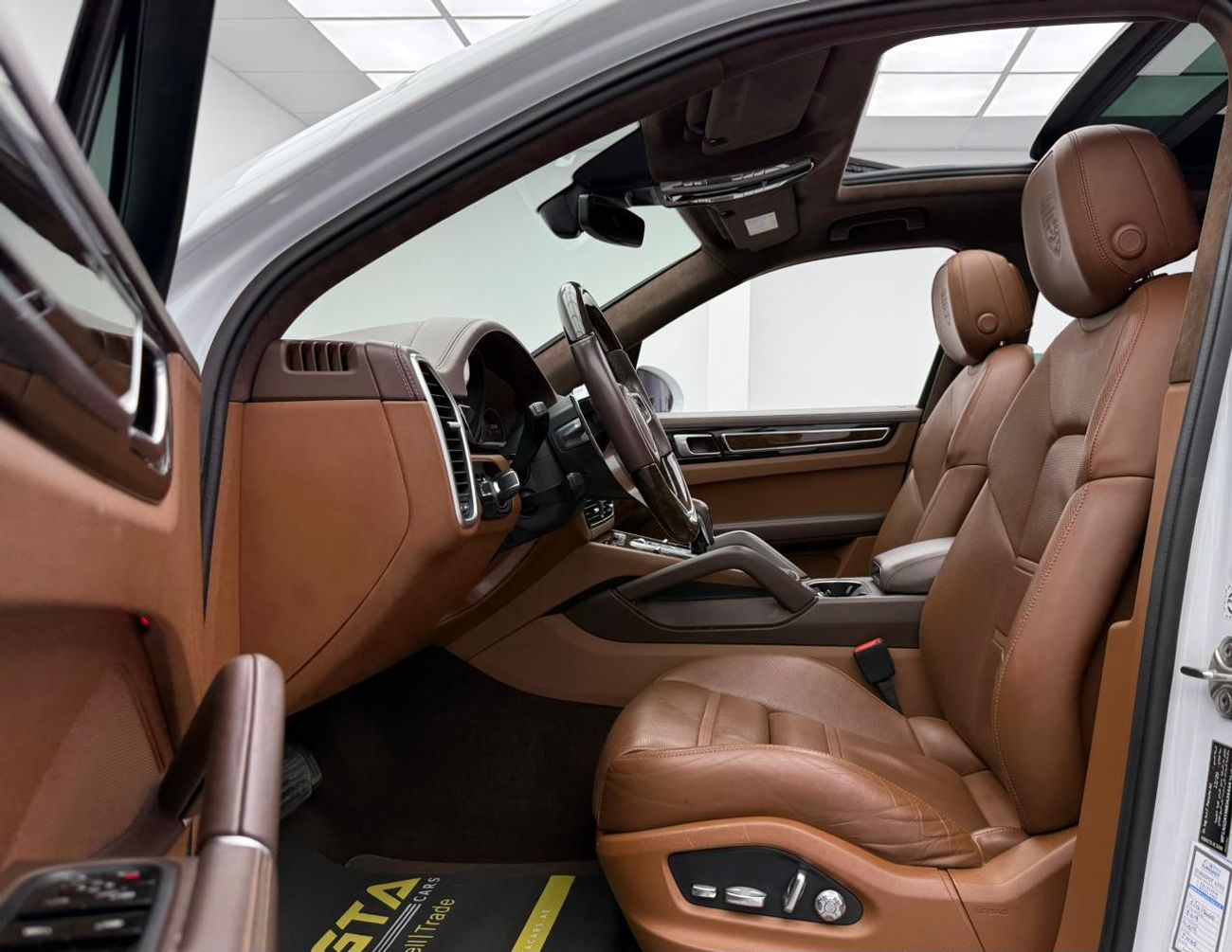 بورش كايان GTS 2021 Porsche Cayenne GTS, 4.0L Twin-Turbo V8, AWD, 460 HP / 620 Nm, 8-Speed Tiptronic S AED 289,